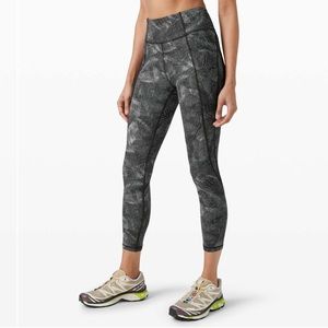 Lululemon Time To Sweat Crop 23" in Velocity Mesh Island Mist Black